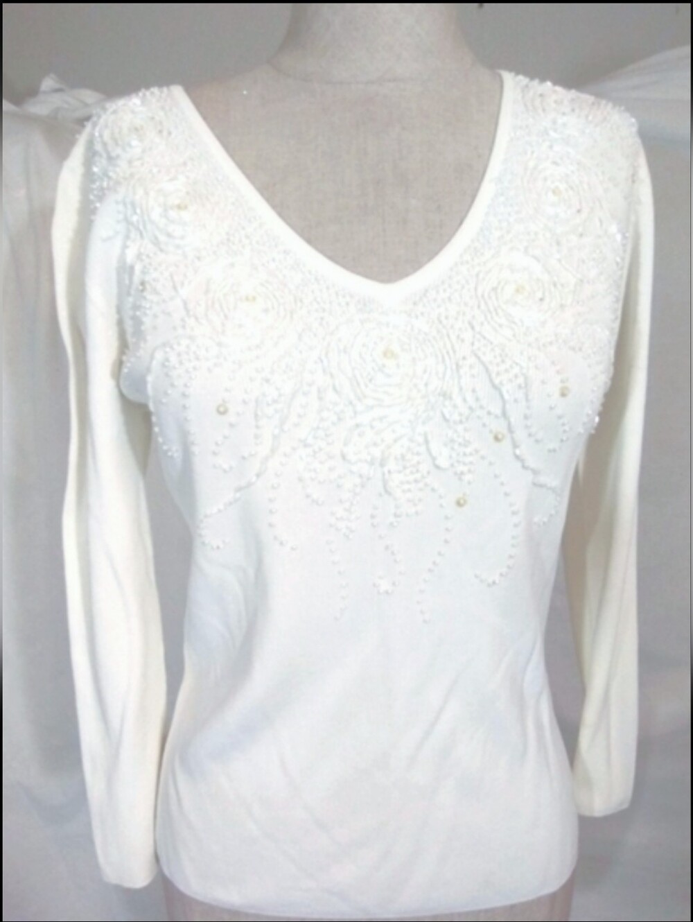 White Swan Vintage Crop V-Neck Sweater, Women, White, Long sleeve, Beads,  2
